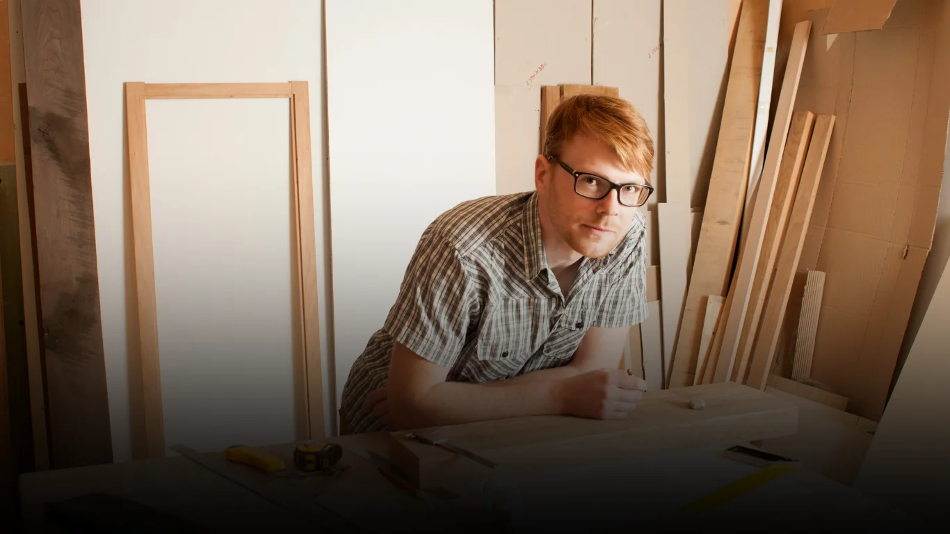 خدمات نجار المطلاع في تفصيل الأثاث وتركيب الأبواب باحتراف