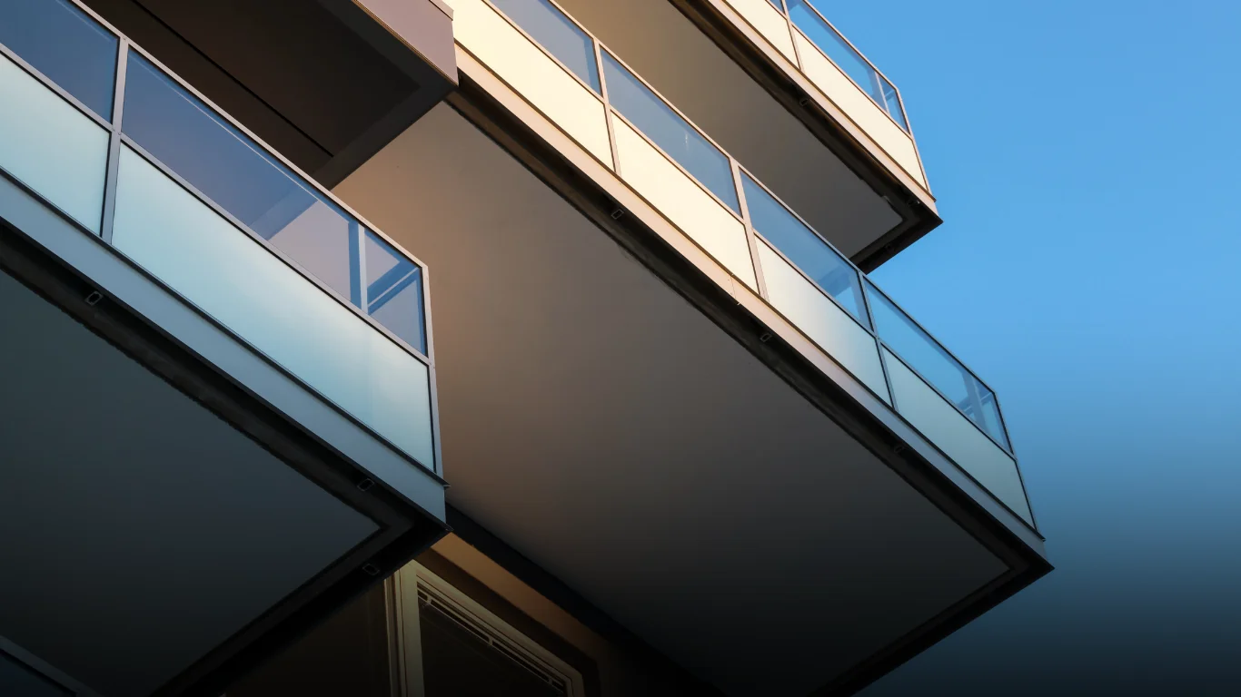 مميزات الكبوند كلادينج واستخداماته في واجهات المباني