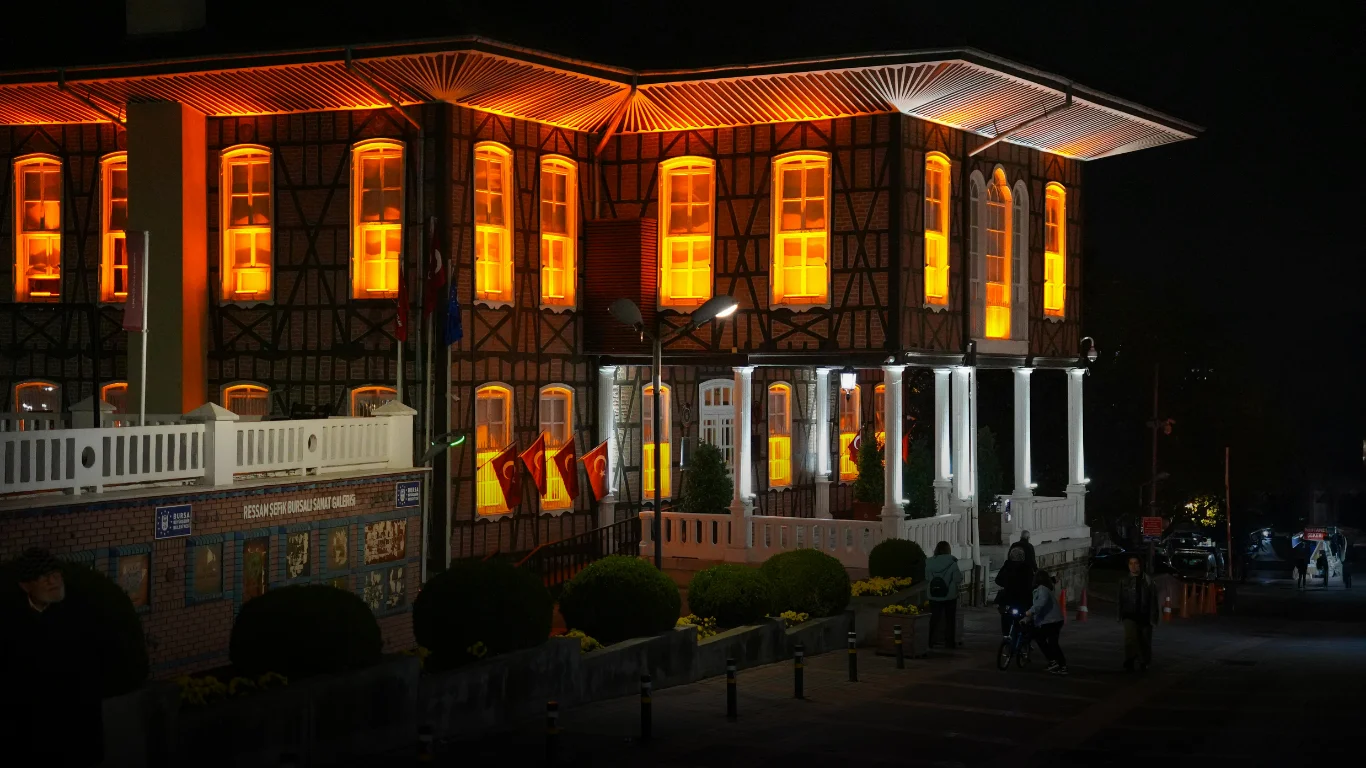 مميزات ديكورات داخلية وخارجية ودورها في تحسين المساحات