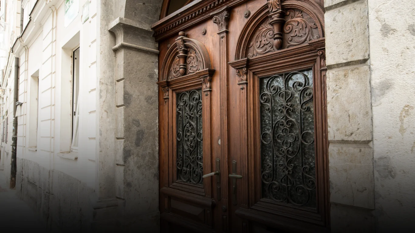 ما الذي يميز خدمات حداد باكستاني في تنفيذ الأعمال الحديدية